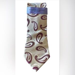 NWT GEOFFREY BEENE 100% Silk Beige Gold Burgundy Paisley 55" x 3" Suit Neck Tie